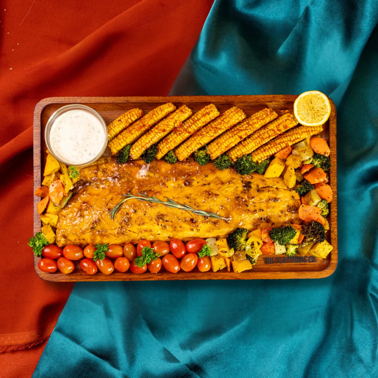 Fortune Kumquat Soy-Glazed Salmon with Housemade Cilantro Cream Dip Platter (serves 6-8 pax)